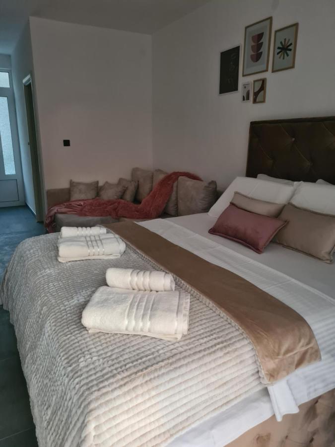 Apartman Rosemary Sveti Stefan Buitenkant foto
